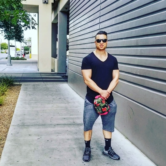 Meet your Posher, Davies - Picture 1 of 1